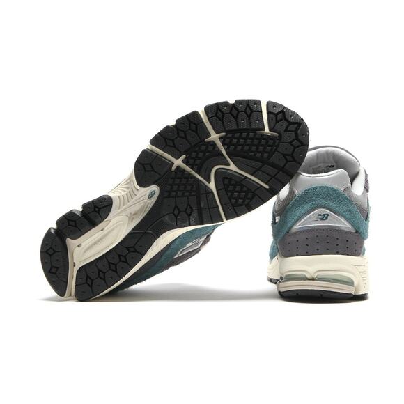 NEW BALANCE 2002R MEN\'S 8.5 M2002REM GREEN GREY RUNNING SHOES NIB